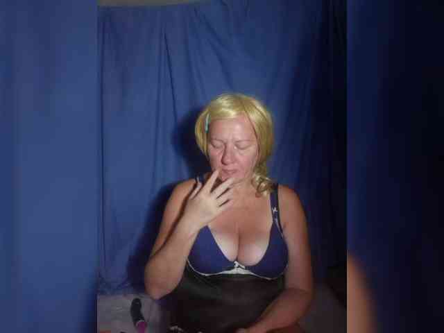 FameLara webcam