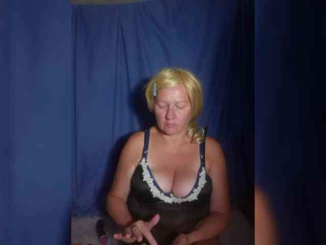 FameLara webcam
