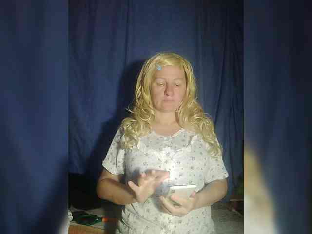 FameLara webcam