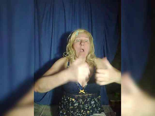 FameLara webcam