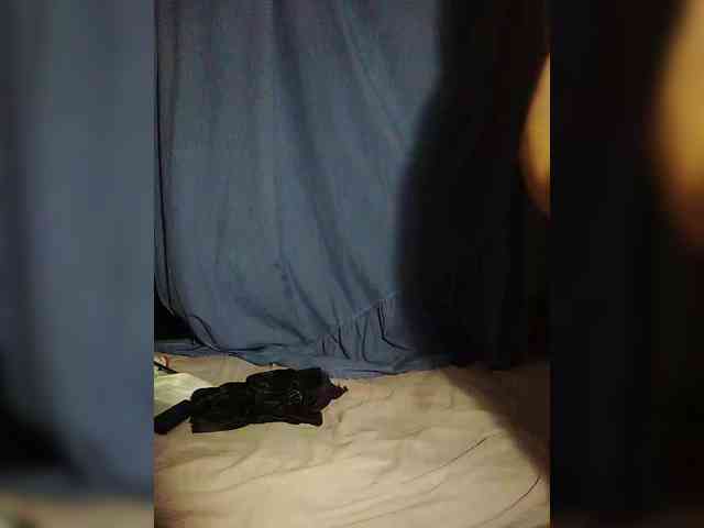 FameLara webcam
