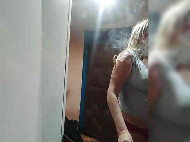FameLara bongacams