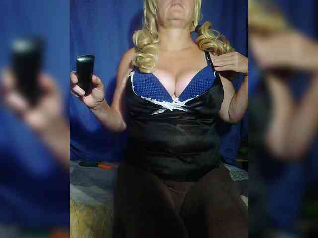 FameLara webcam
