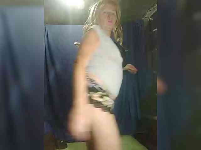 FameLara webcam