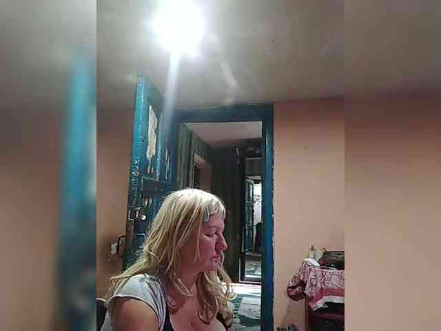 FameLara webcam