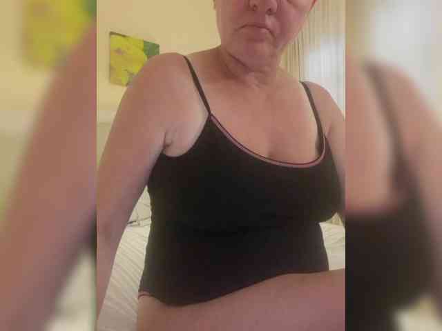 FameLara webcam