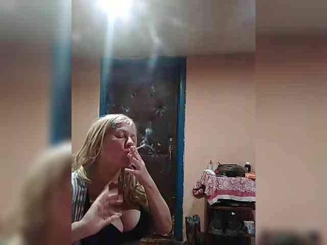 FameLara webcam