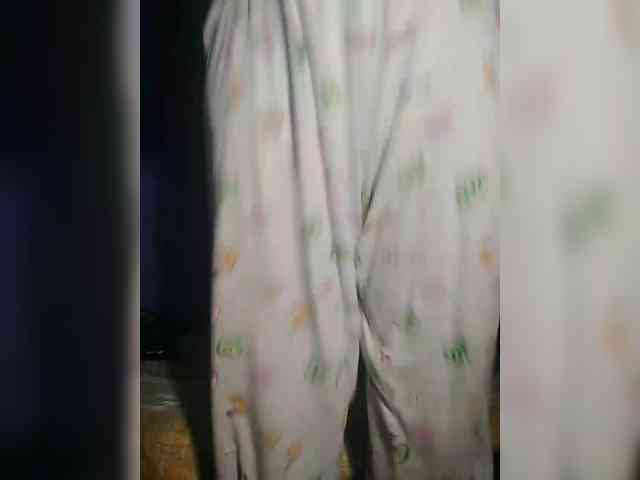 FameLara webcam