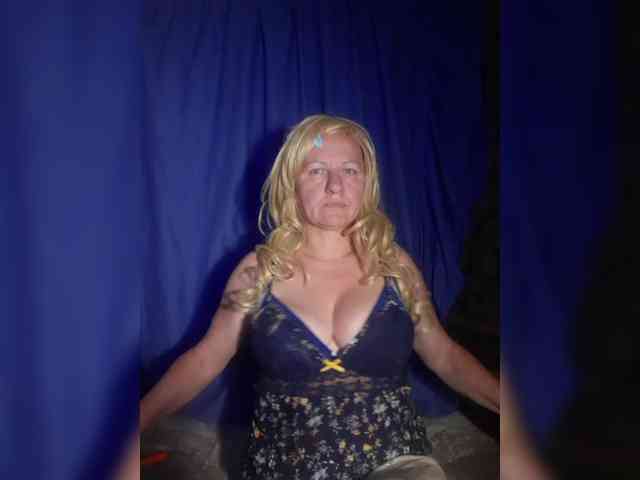 FameLara webcam
