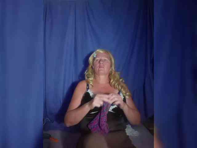 FameLara webcam
