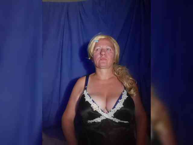 FameLara Live Webcam on BongaCams