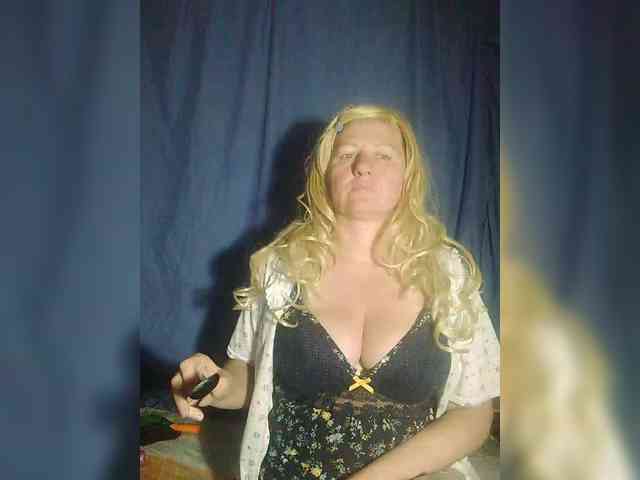 FameLara webcam
