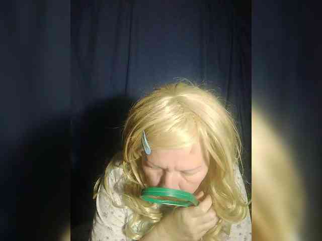 FameLara webcam