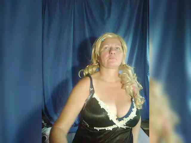 FameLara webcam