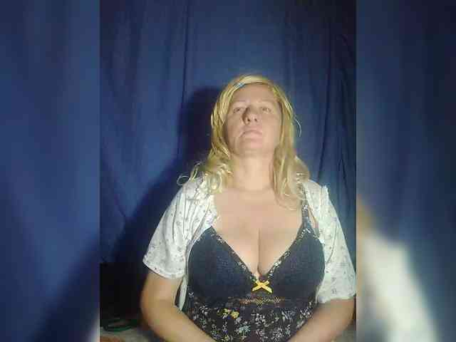 FameLara webcam