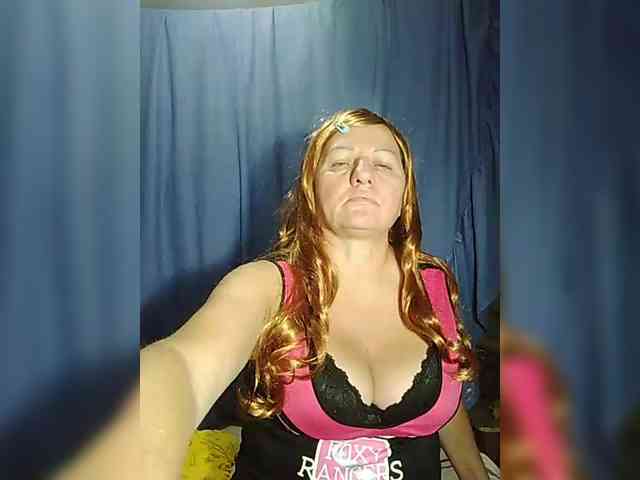FameLara webcam