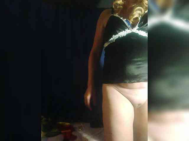 FameLara webcam