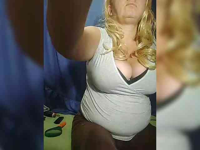 FameLara webcam