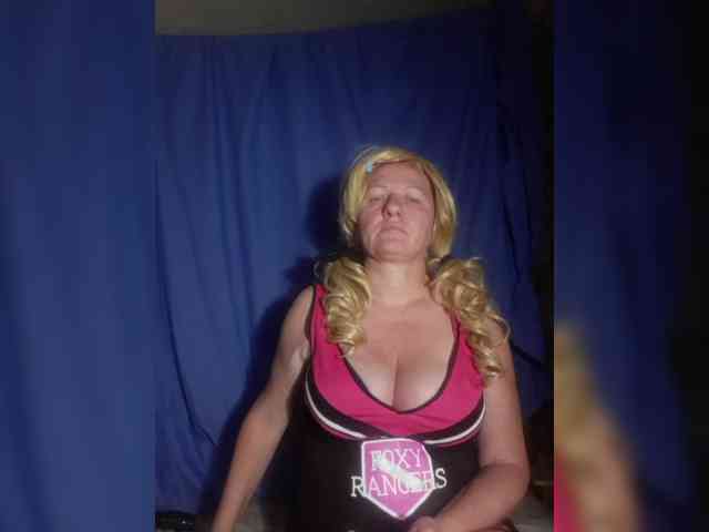 FameLara webcam