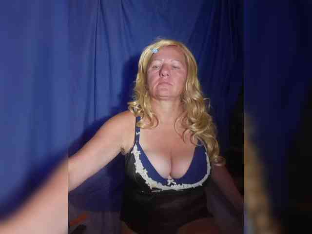 FameLara webcam