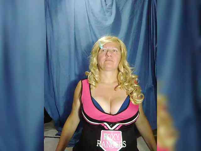 FameLara webcam