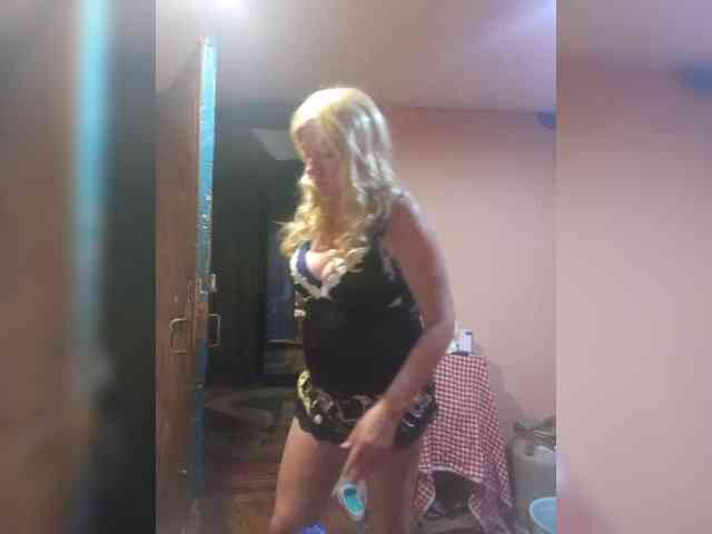 FameLara webcam