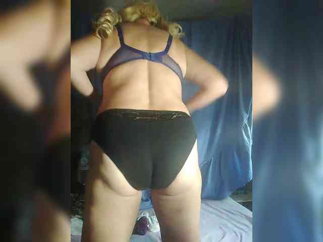 FameLara webcam