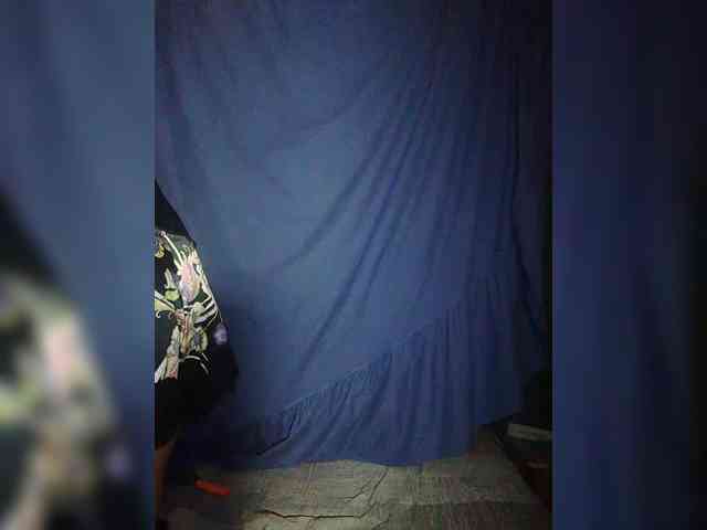 FameLara webcam