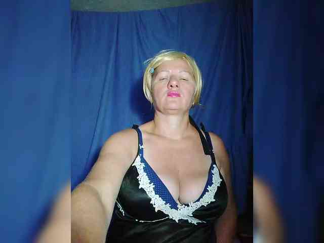 FameLara webcam