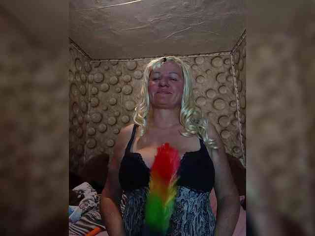 FameLara Live Webcam on BongaCams