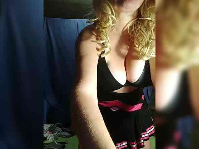 FameLara webcam