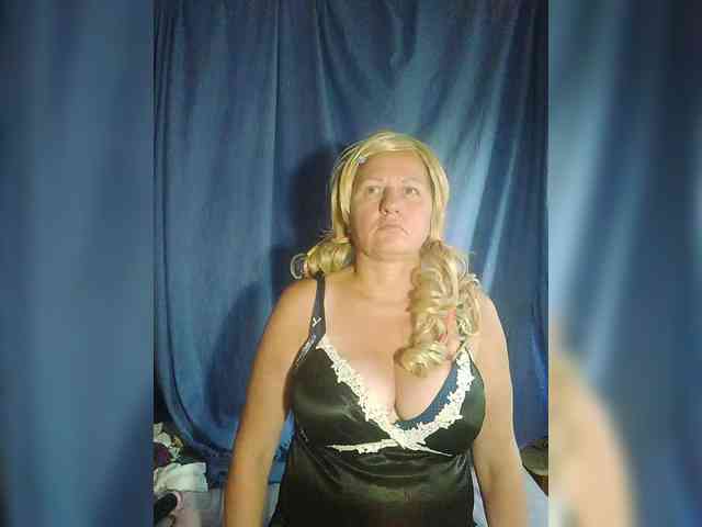 FameLara webcam