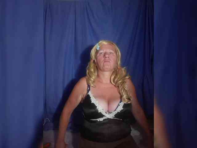 FameLara webcam