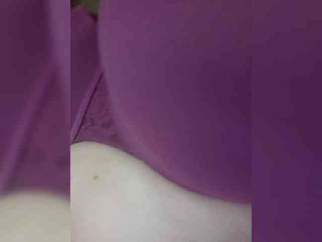 FameLara webcam