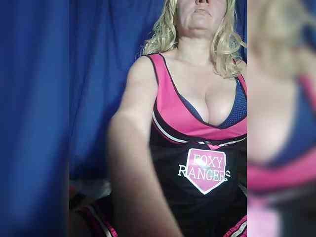FameLara webcam