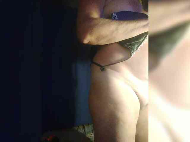 free chat room FameLara