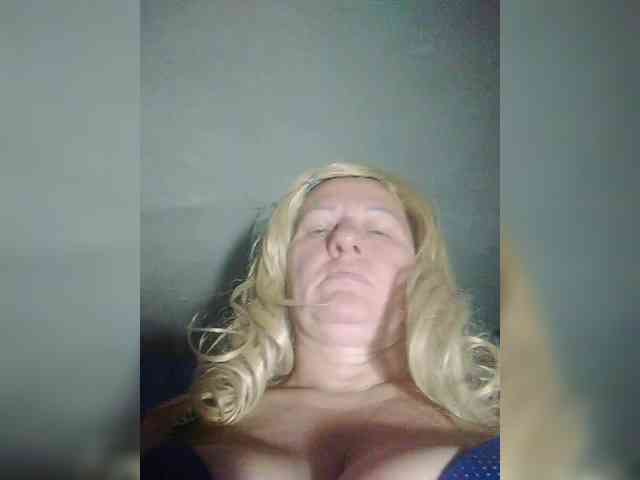 FameLara webcam