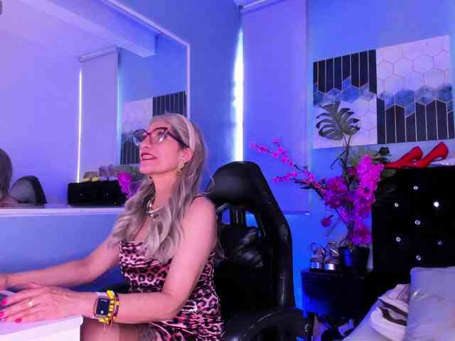 chatroom porn Samantha-mature-