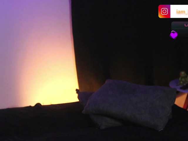 Yourtoybella's BongaCams show and profile