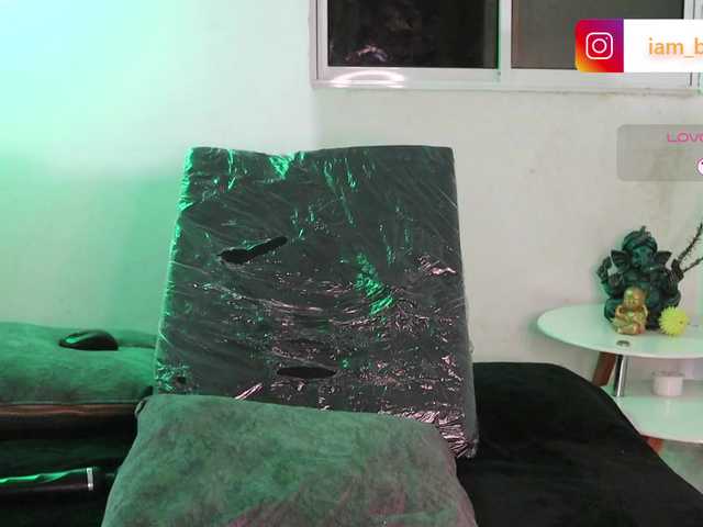 Yourtoybella's BongaCams show and profile