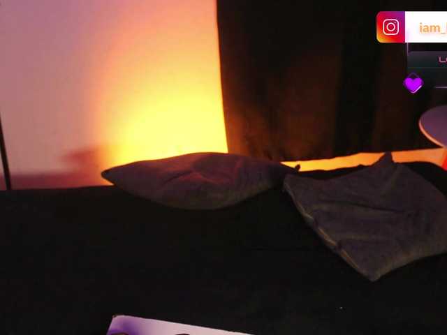 Yourtoybella's BongaCams show and profile