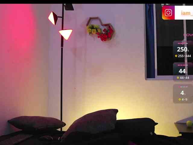 yourtoybella webcam