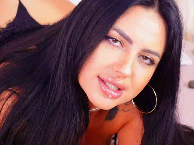 RanyaHermes webcam