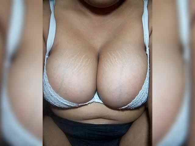 Nomena2022 Live Webcam on BongaCams