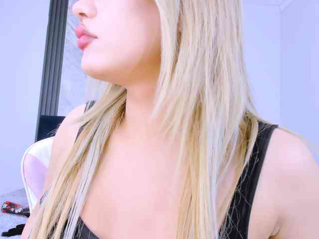 Keendall Live Webcam on BongaCams