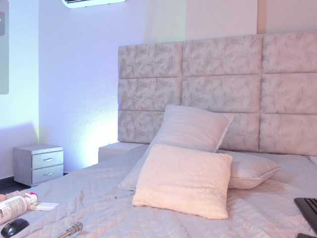 le modèle karimee est en webcam porno dans un show sur le site bongacams, il possède les tags suivants: Latino/Hispanic,Brunette,Trimmed