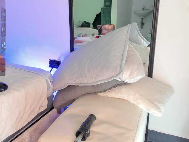 karimee's BongaCams show and profile