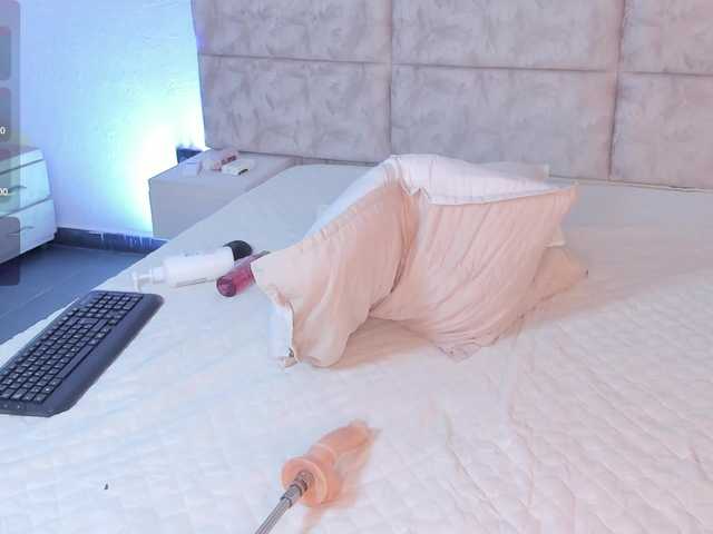 le modèle karimee est en webcam porno dans un show sur le site bongacams, il possède les tags suivants: Latino/Hispanic,Brunette,Trimmed