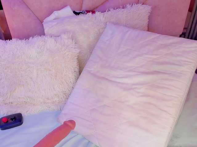 AlisseMiller's BongaCams show and profile