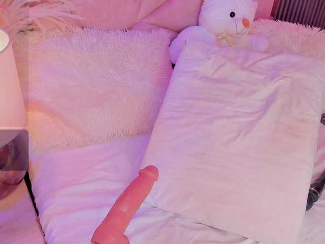 AlisseMiller's BongaCams show and profile